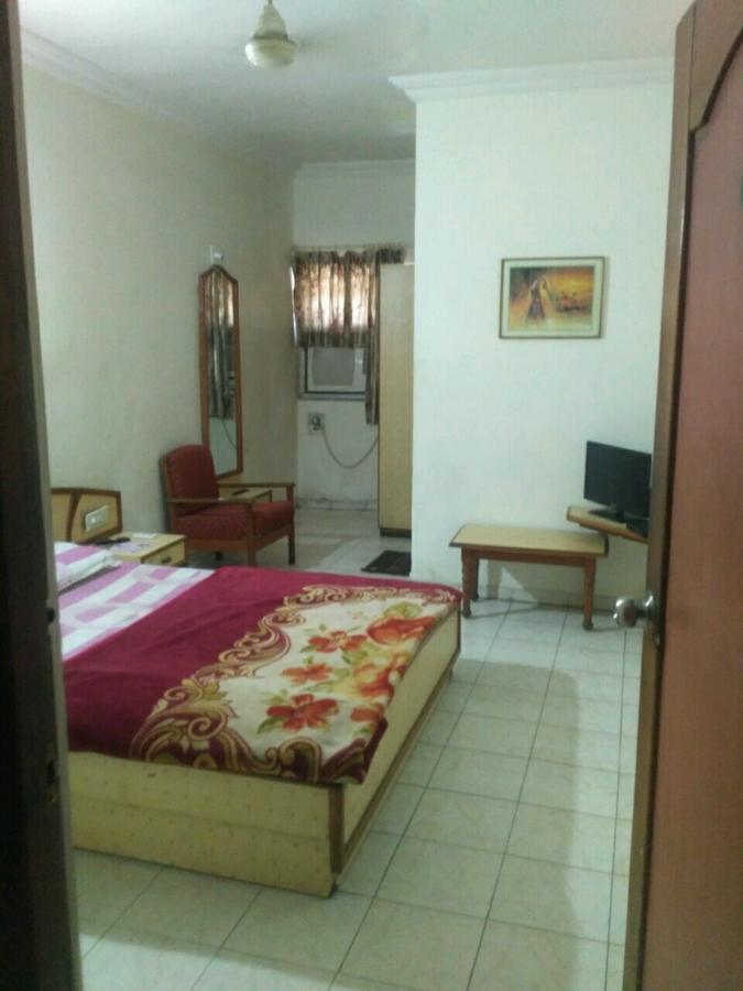 Rajshree Hotel Ahmedabad Esterno foto