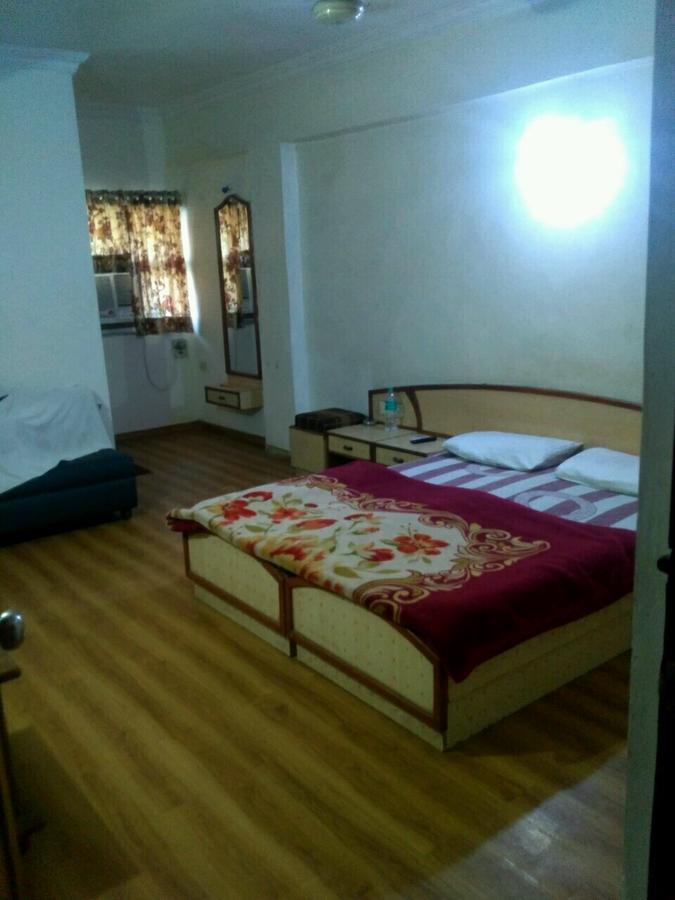 Rajshree Hotel Ahmedabad Esterno foto