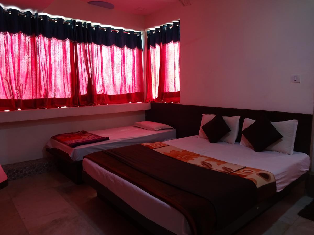 Rajshree Hotel Ahmedabad Esterno foto
